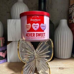 Bath & Body Works Sweethearts 4Ever Sweet Pink Candle with Red Lid